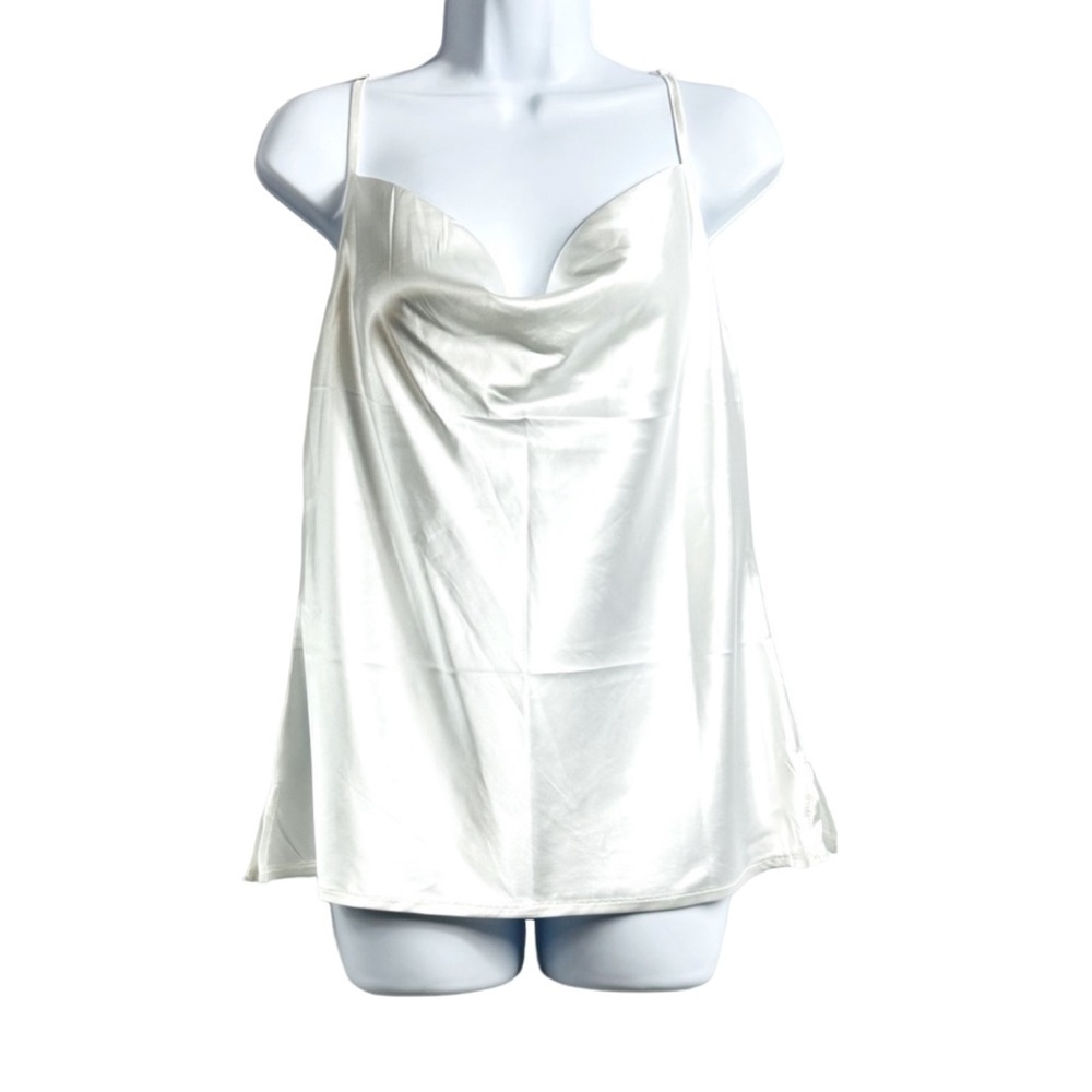 NWT Vidussa Women’s Sz Medium Off White Satin Look Adjustable Strap Camisole